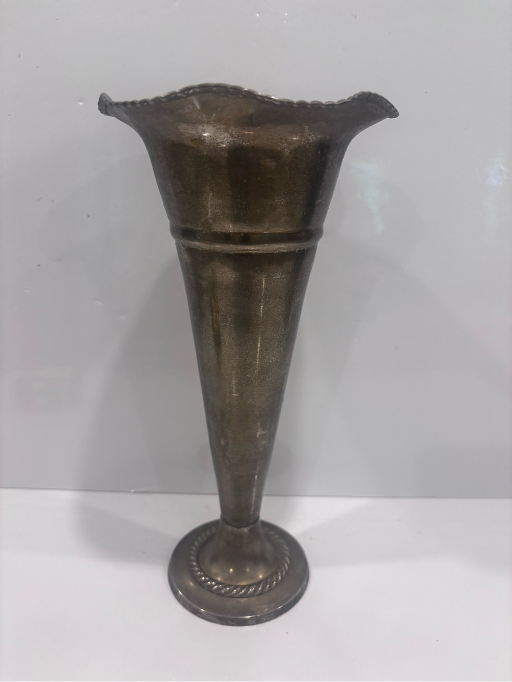 Vintage pewter/metal trumpet case 12” scalloped fluted rim twist base